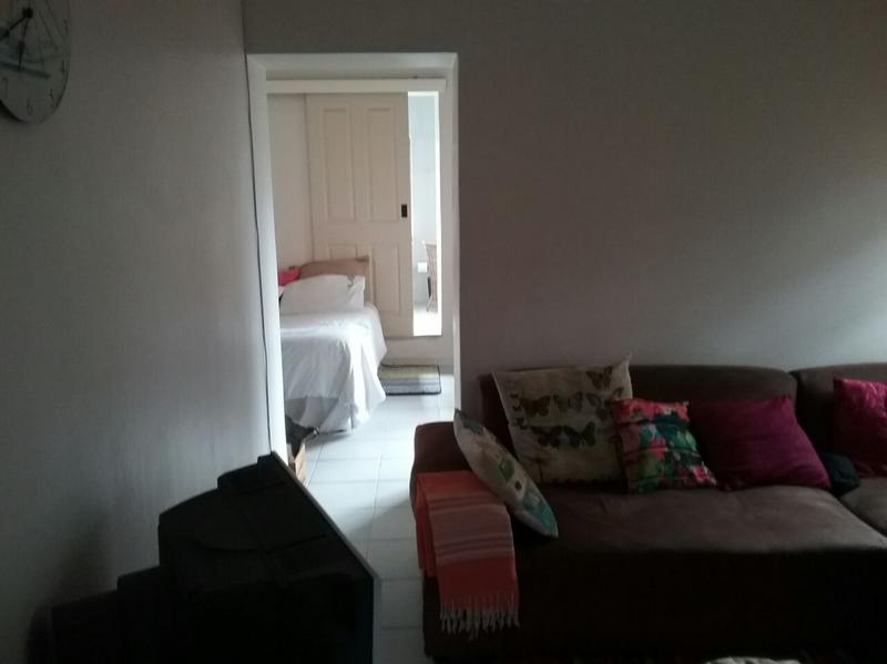 To Let 1 Bedroom Property for Rent in Kenilworth Western Cape